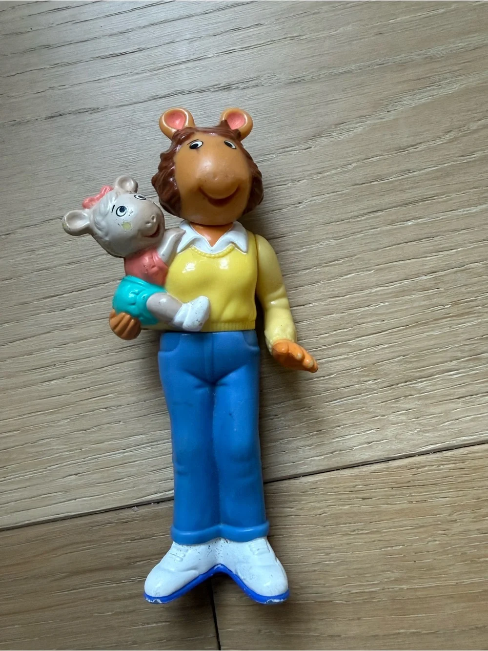 Arthur Action Figures - Yellow & Blue Outfit Characters